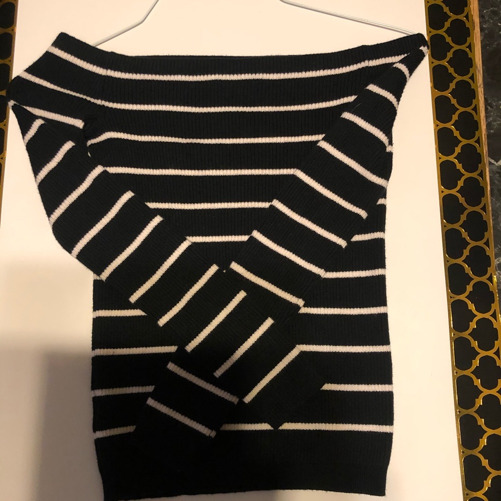 Woman’s American Eagle black & white stretchy Y2k cable knit striped sweater - Picture 2 of 4